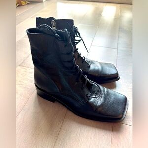 L’intervalle size 38 lace up boots square toe